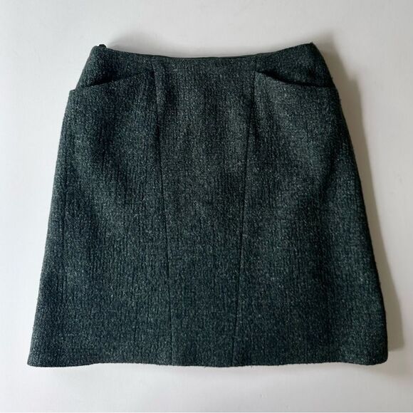 Vintage 1990s Chanel Forest Green Boucle Tweed Mini Skirt 97a 40 FR 8 US - Picture 2 of 16